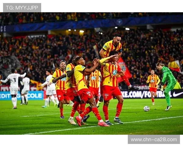 朗斯中场托马森：法甲跑动距离榜首的助攻手