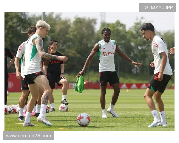 英超上赛季场均观众40389人创历史新高，曼联主场7.37万人领跑